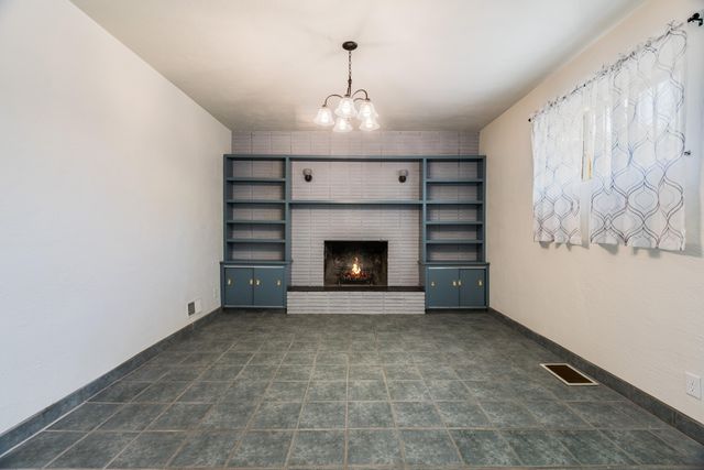 445 Graceland Drive SE, Albuquerque, NM 87108