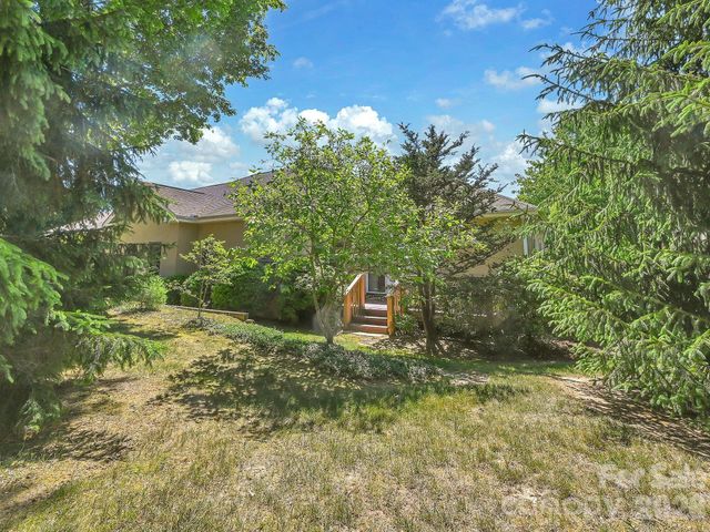 18 Boddington Court, Asheville, NC 28803