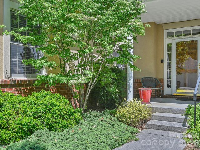 18 Boddington Court, Asheville, NC 28803