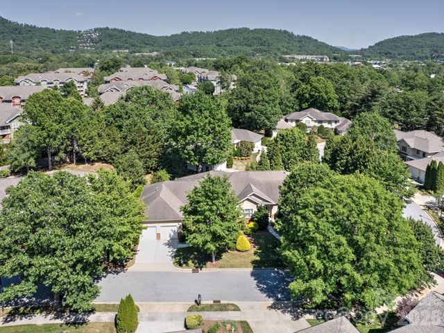 18 Boddington Court, Asheville, NC 28803