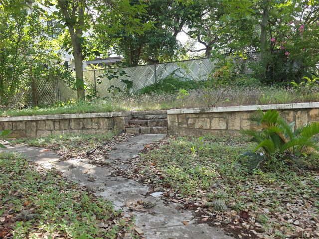 703 Herndon LN, Austin, TX 78704