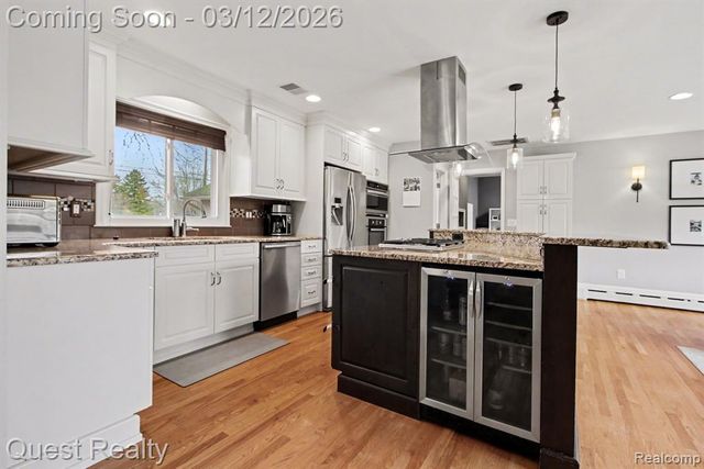 28094 Wildwood Trail, Farmington, MI 48336