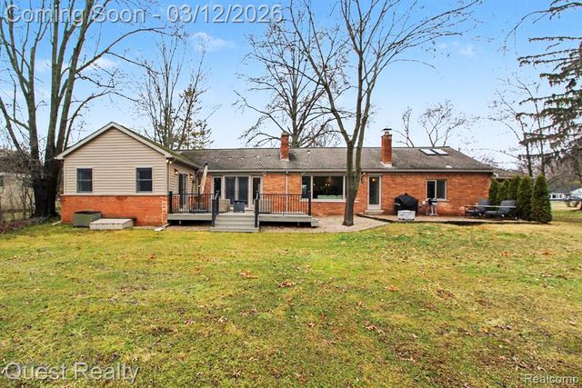 28094 Wildwood Trail, Farmington, MI 48336