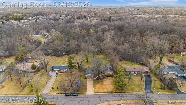 28094 Wildwood Trail, Farmington, MI 48336