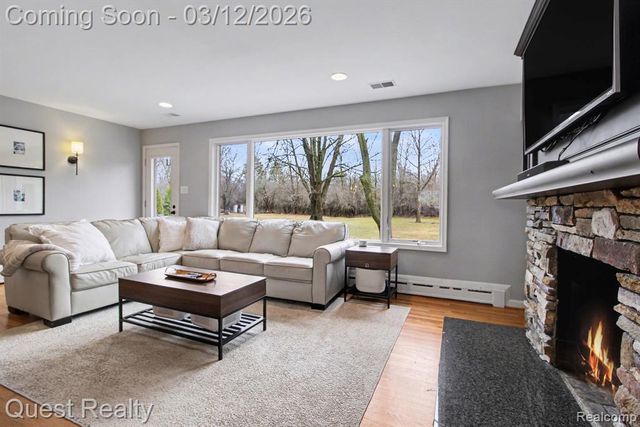 28094 Wildwood Trail, Farmington, MI 48336