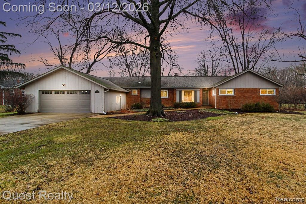 28094 Wildwood Trail, Farmington, MI 48336