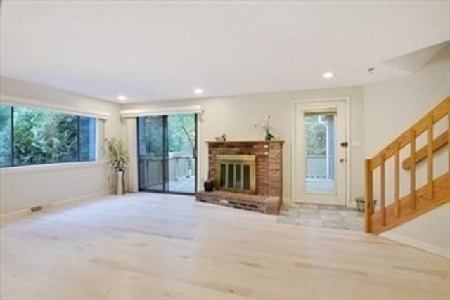 5 Treetop Park 5, Westborough, MA 01581