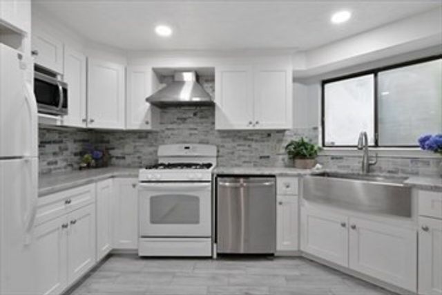 5 Treetop Park 5, Westborough, MA 01581