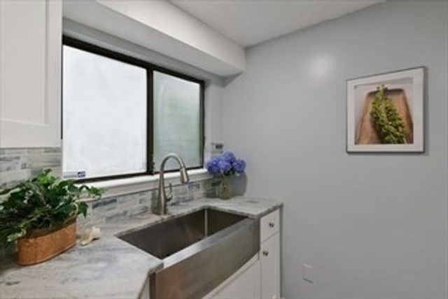 5 Treetop Park 5, Westborough, MA 01581