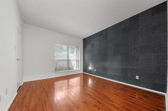 7950 N Stadium Drive N 157, Houston, TX 77030