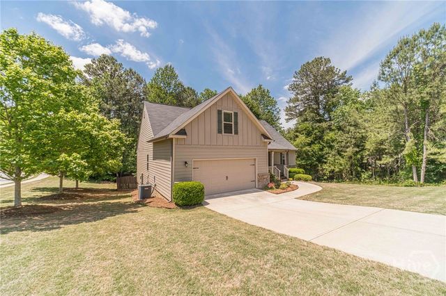 801 Rouse Circle, Hoschton, GA 30548