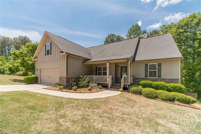 801 Rouse Circle, Hoschton, GA 30548