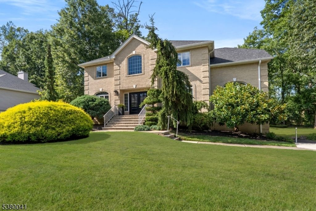 9 Woodland Ct, Wayne Twp., NJ 07470