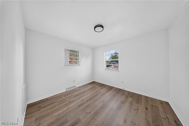 1095 Saint Michaels Avenue, Akron, OH 44320