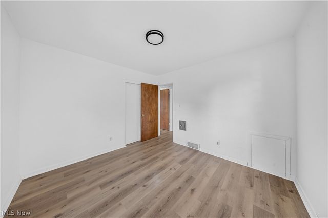 1095 Saint Michaels Avenue, Akron, OH 44320