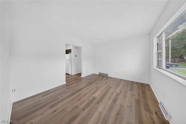 1095 Saint Michaels Avenue, Akron, OH 44320