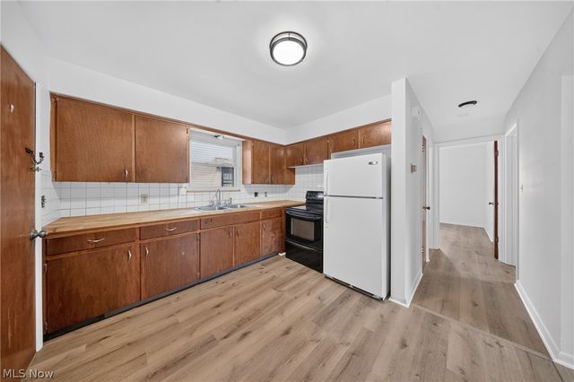 1095 Saint Michaels Avenue, Akron, OH 44320