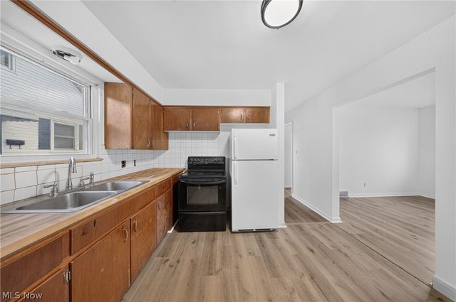 1095 Saint Michaels Avenue, Akron, OH 44320