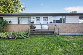 1095 Saint Michaels Avenue, Akron, OH 44320