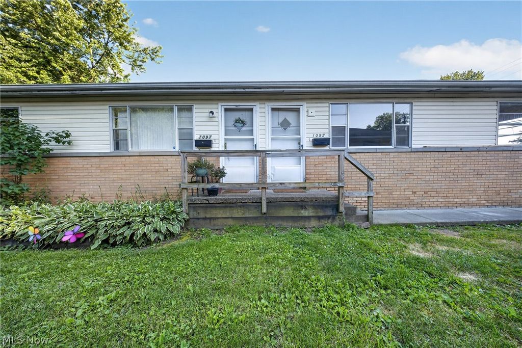 1095 Saint Michaels Avenue, Akron, OH 44320