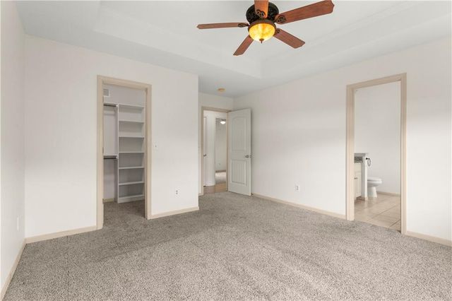1002 SW Eagle Drive, Oak Grove, MO 64075