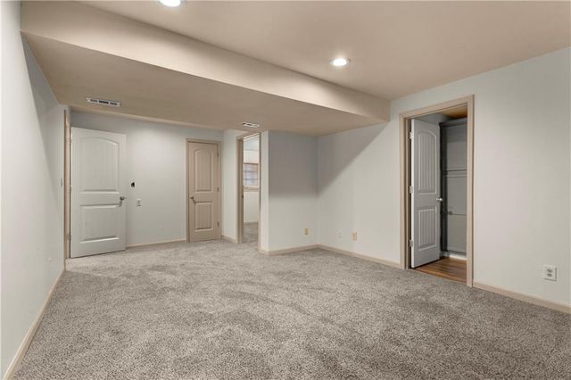 1002 SW Eagle Drive, Oak Grove, MO 64075