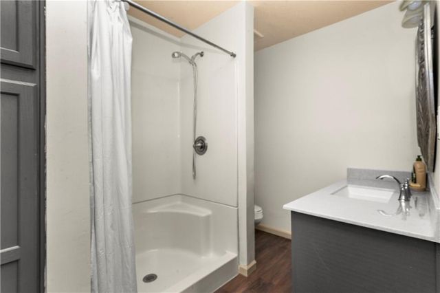 1002 SW Eagle Drive, Oak Grove, MO 64075