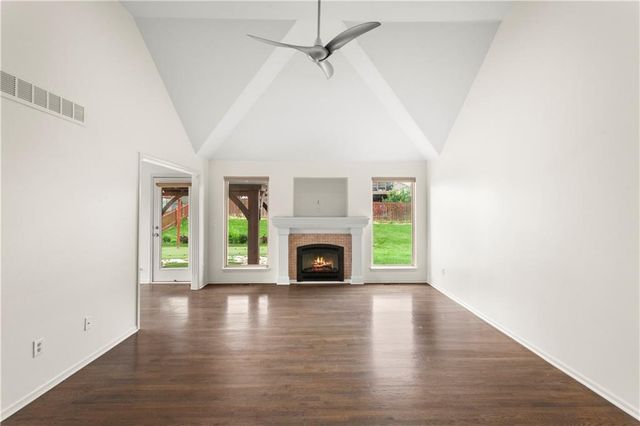 1002 SW Eagle Drive, Oak Grove, MO 64075