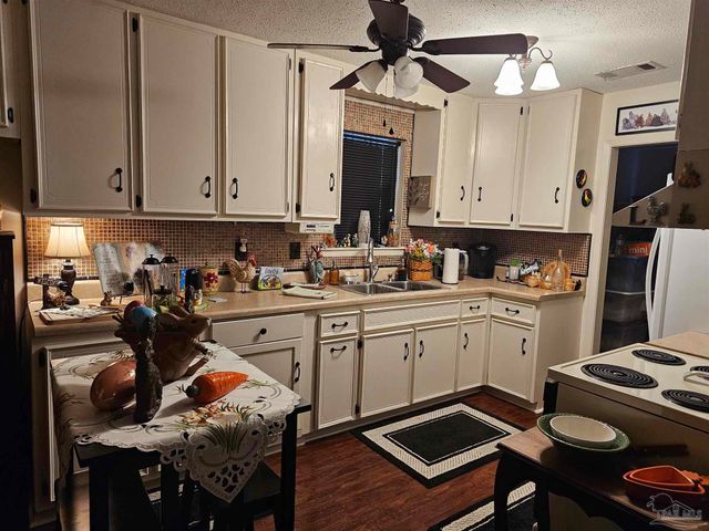 641 E Johnson Ave, Pensacola, FL 32514