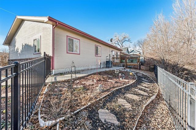 8553 W 48th Place, Arvada, CO 80002