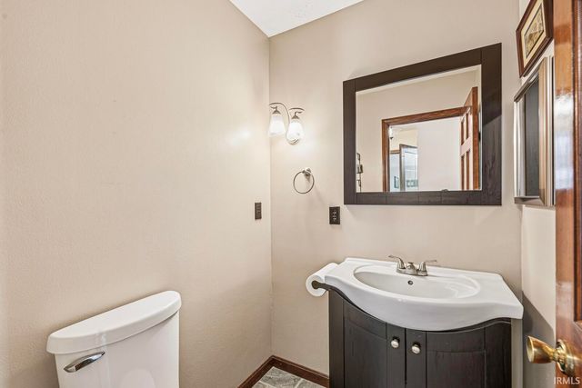 60955 Whispering Hills Drive, South Bend, IN 46614