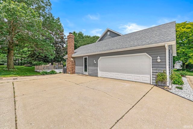 60955 Whispering Hills Drive, South Bend, IN 46614
