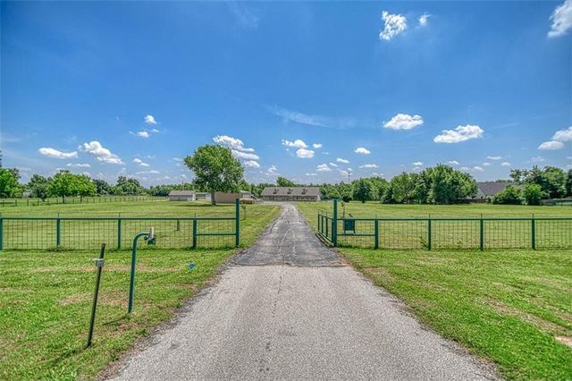 2300 S Main Street, Newcastle, OK 73065