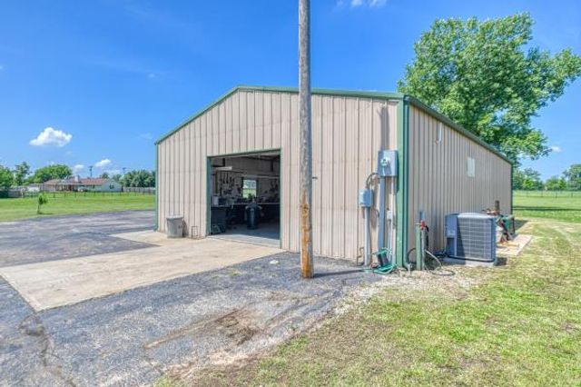 2300 S Main Street, Newcastle, OK 73065