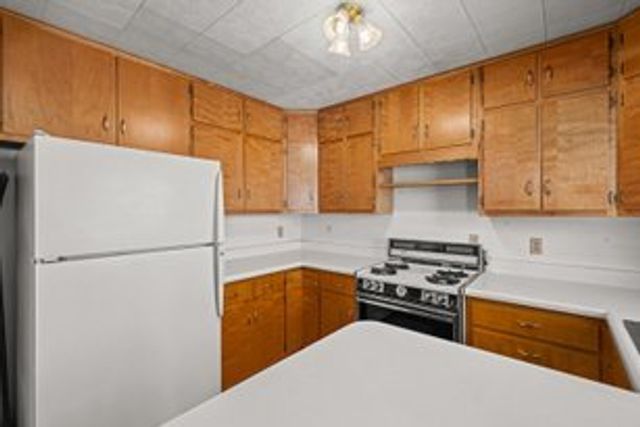 2716 Davenport Avenue, Davenport, IA 50803