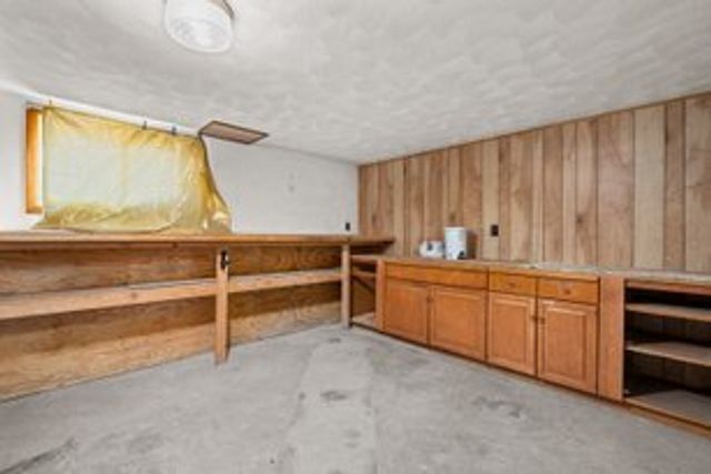 2716 Davenport Avenue, Davenport, IA 50803