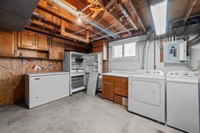 2716 Davenport Avenue, Davenport, IA 50803