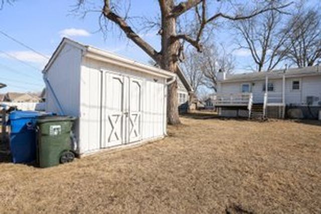 2716 Davenport Avenue, Davenport, IA 50803