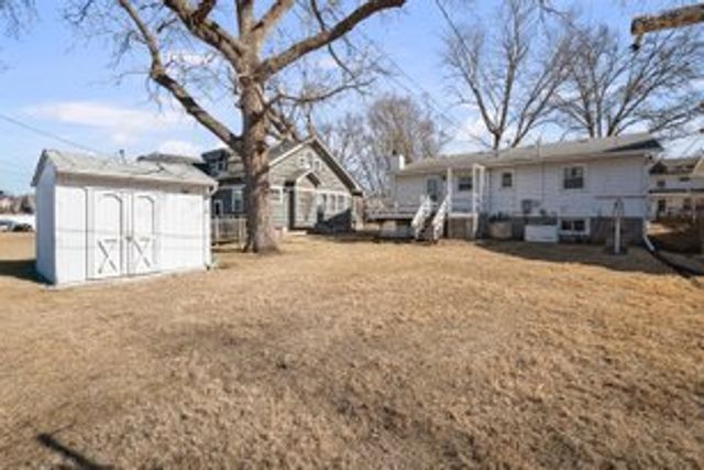 2716 Davenport Avenue, Davenport, IA 50803