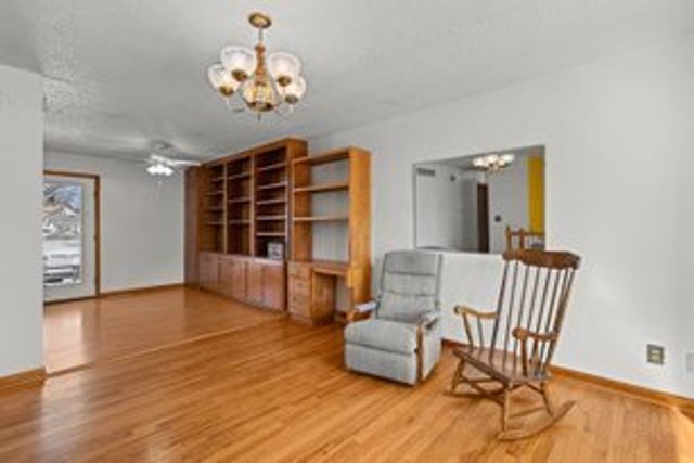 2716 Davenport Avenue, Davenport, IA 50803