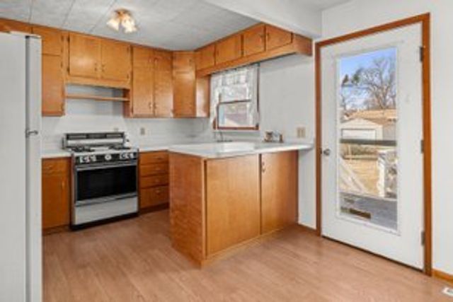 2716 Davenport Avenue, Davenport, IA 50803