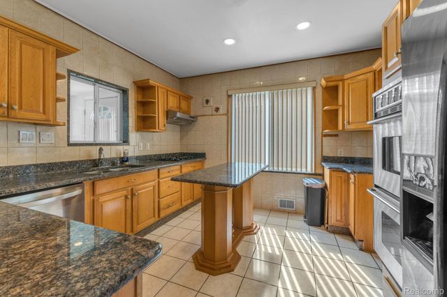 5158 Neckel Street, Dearborn, MI 48126