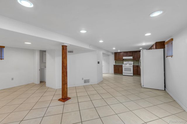 5158 Neckel Street, Dearborn, MI 48126