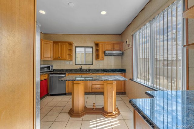 5158 Neckel Street, Dearborn, MI 48126