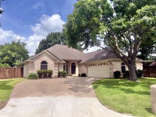 6709 Hickory Place Court, North Richland Hills, TX 76182
