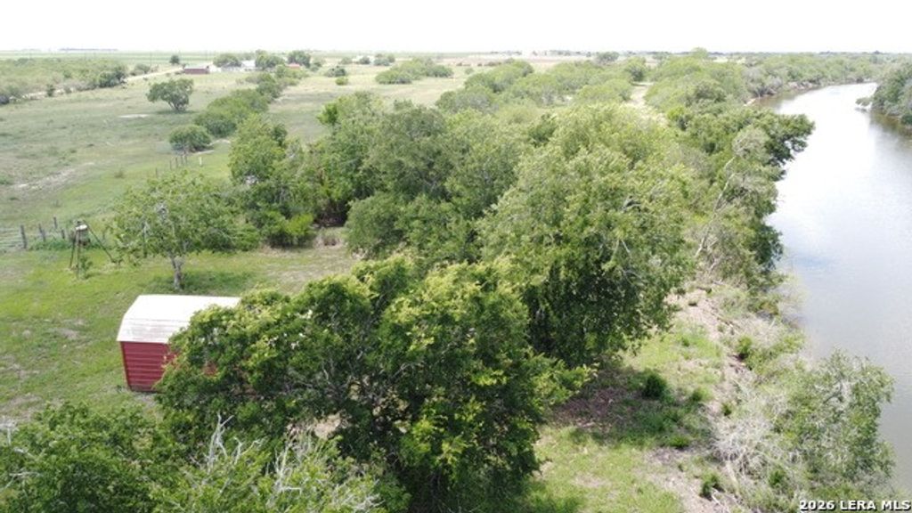 177 Schirmer, Woodsboro, TX 78393 — photo 4