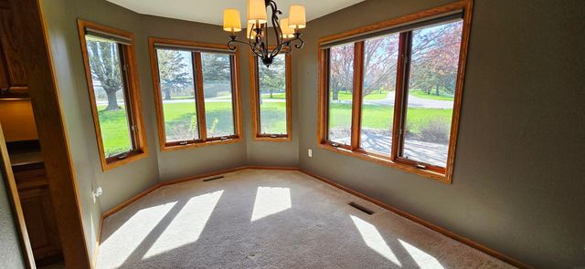 503 Sunset Place, Charles City, IA 50616