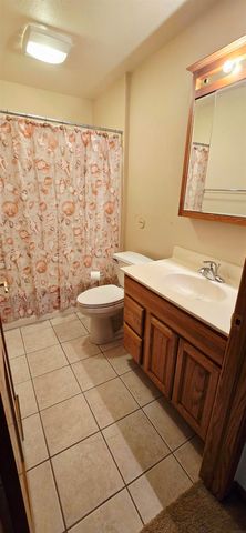 503 Sunset Place, Charles City, IA 50616