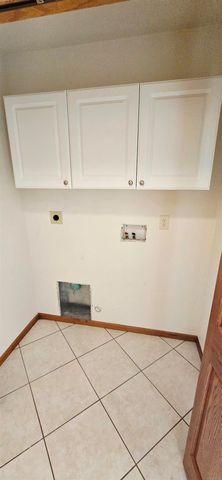 503 Sunset Place, Charles City, IA 50616
