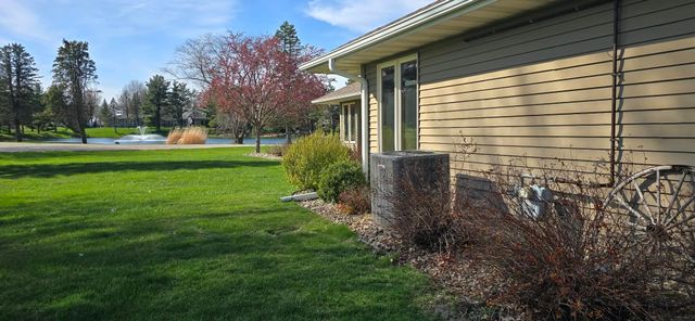 503 Sunset Place, Charles City, IA 50616